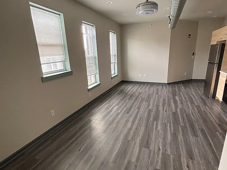 29 E Utica St #3C — Photo 9