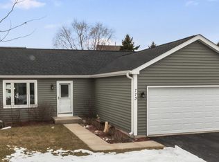 773 Oak Ridge Ln, Genoa City, WI 53128