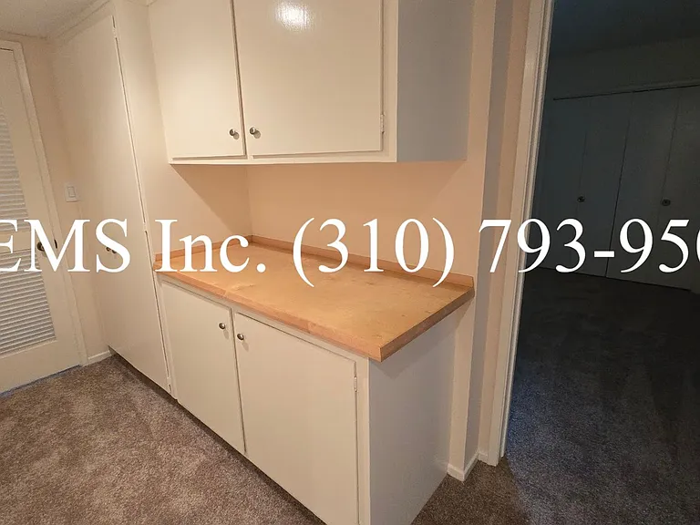15025 Archwood St — Photo 10