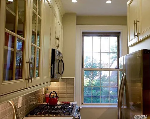 Sold by Remax City Square | media 22