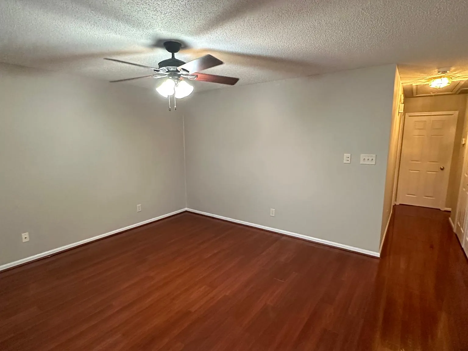 2 bed, 1064 sqft, $1,600 — Photo 4