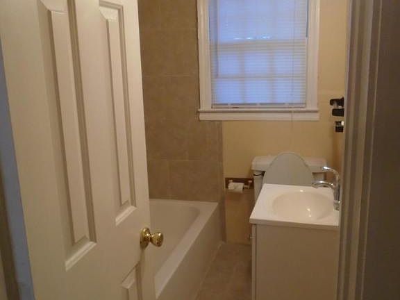 3rd image of 307 Oakland Dr