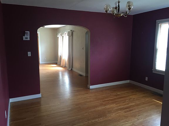 5th image of 1701 Seifert Dr