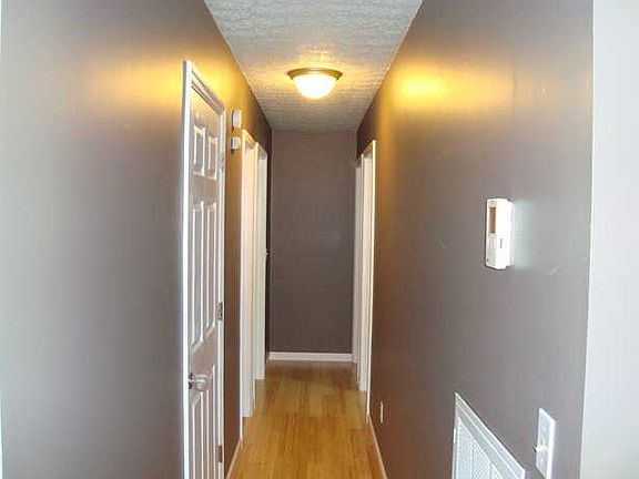 5th image of 31 W Pine Dr