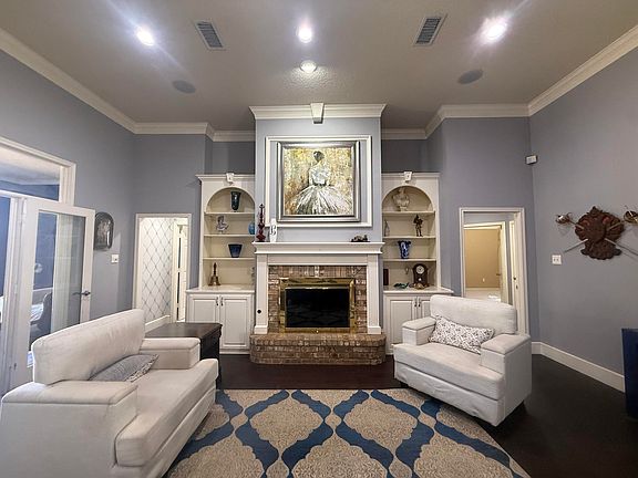 4th image of 4810 99th St