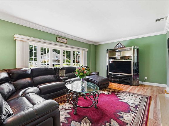 2nd image of 43 Empress Pines Dr