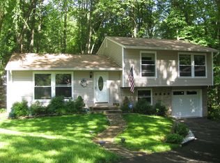 2359 Old Trail Dr, Reston, VA 20191