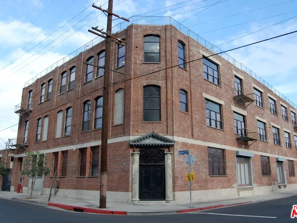 652 Mateo St #102