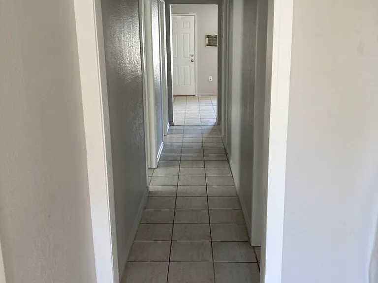 1107 W Hays St — Photo 3
