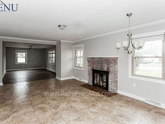 4th image of 1204 Fulton Dr