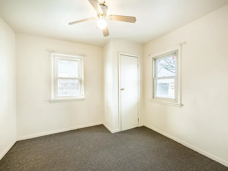 2410 W 13th St — Photo 10