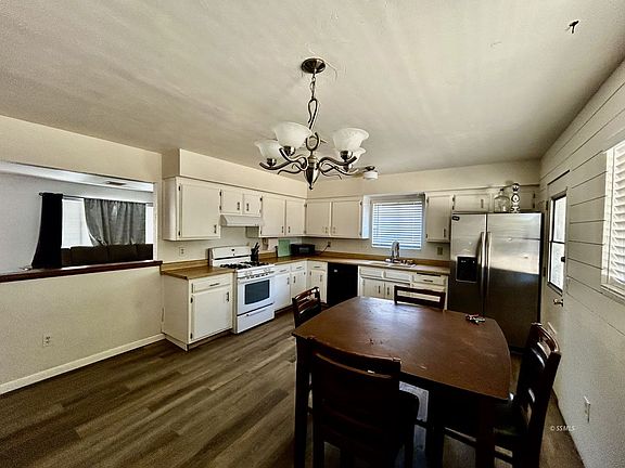 5th image of 428 Fountain St