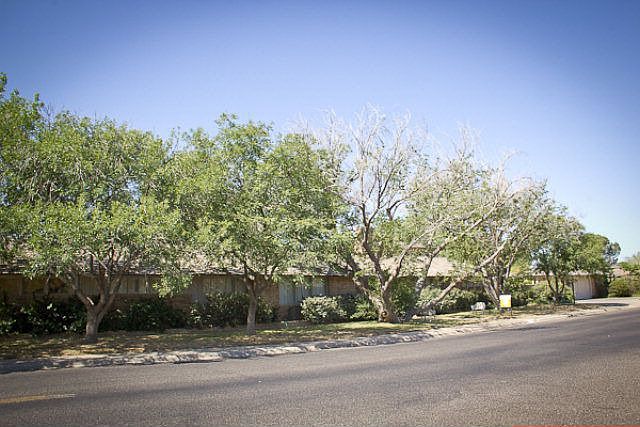 1st image of 1703 W Crescent Dr