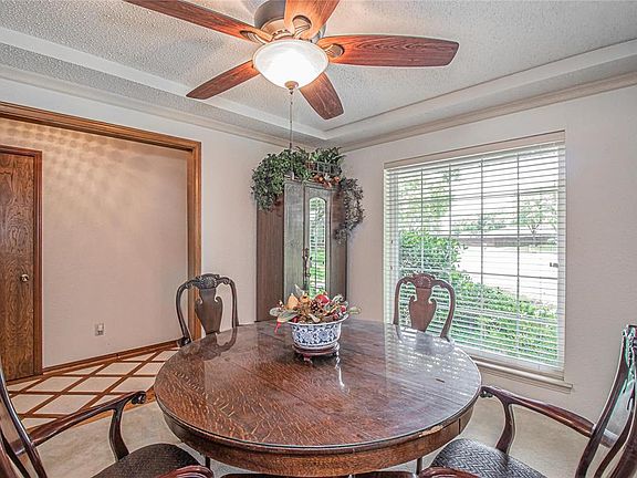 5th image of 131 Grove Ct