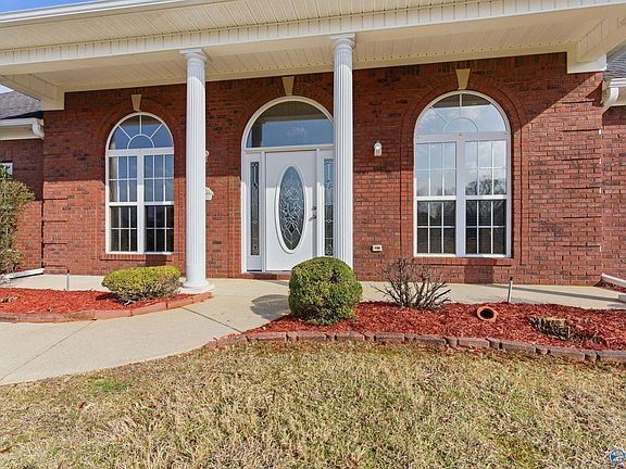 3rd image of 107 Cherry Ridge Dr