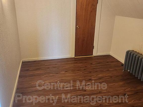 3rd image of 193 Holland St #5