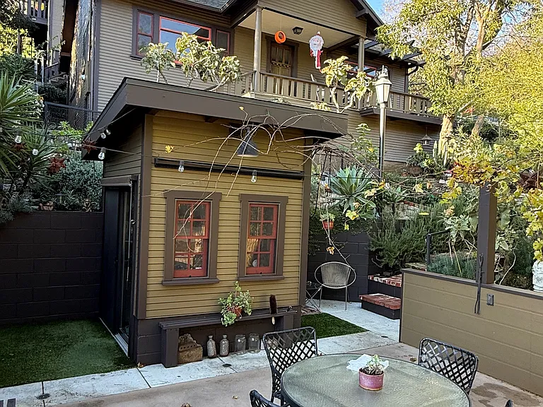 Mount Washington Dr — Photo 1