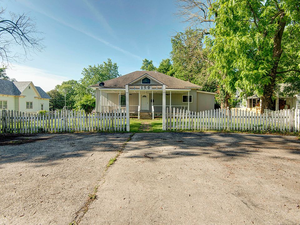 1st image of 150 E Elm Street