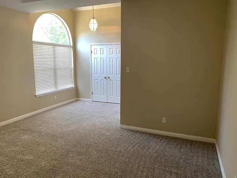 947 River Rock — Photo 14