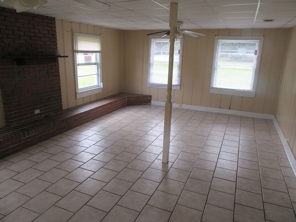 1903 General Pershing St, Laurel, MS 39440 Zillow