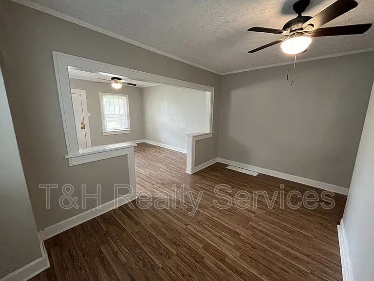 560 Udell St — Photo 5