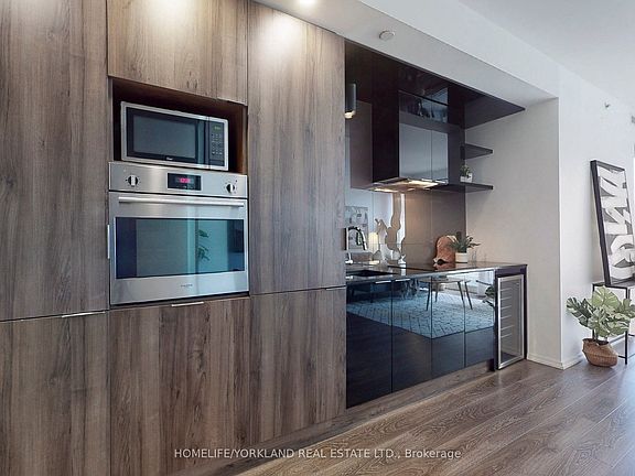 5th image of 70 Temperance St #1901