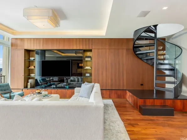 223 Saratoga Rd #Phd, Honolulu, HI 96815