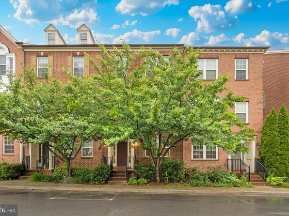 9070 McPherson St, Frederick, MD 21704