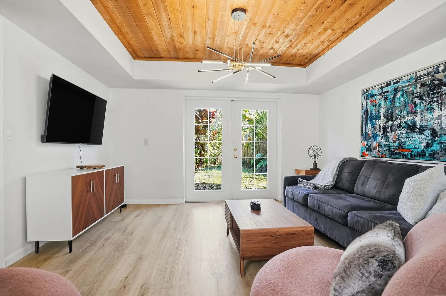 4 bed, 3.0 bath, 2303 sqft, $8,300 — Photo 2