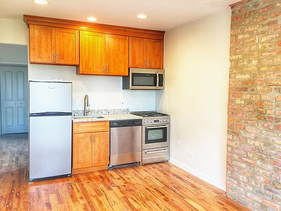 2nd image of 2154 N Cleveland Ave APT 3R