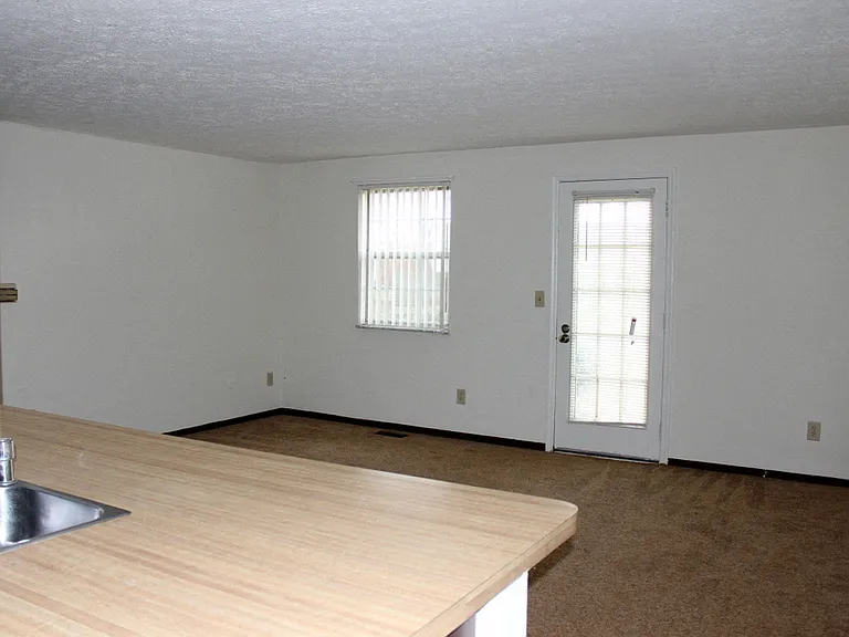 7550 Dalmatian Dr — Photo 3