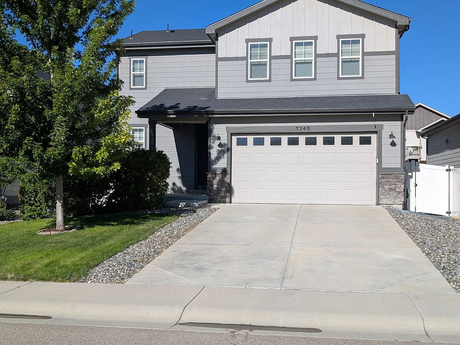 5240 Osbourne Dr — Photo 2