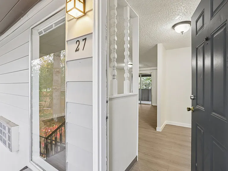 Cypress Crest Apartments — Photo 12