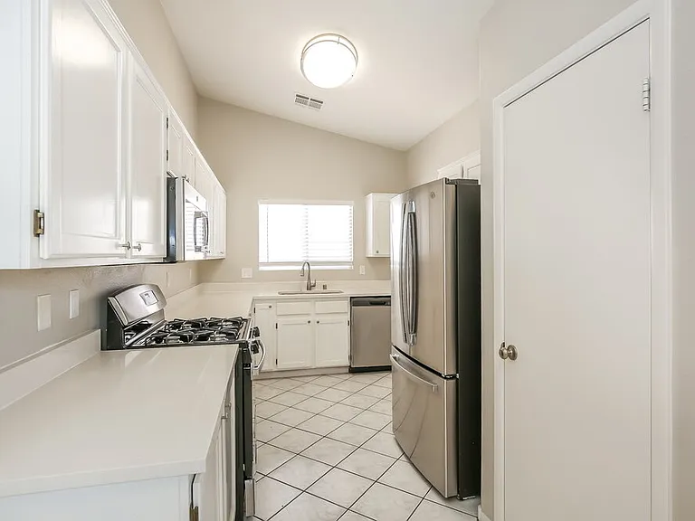 3633 Nairobi Ln — Photo 7