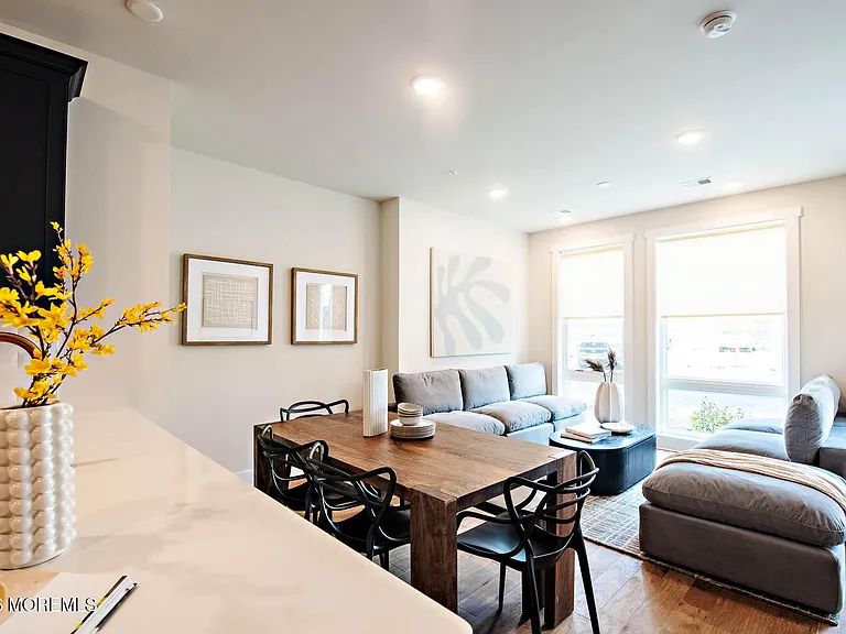 1403 Kingsley St #209 — Photo 13