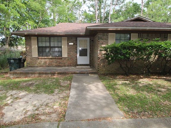 2nd image of 5809 Princeton Dr APT A