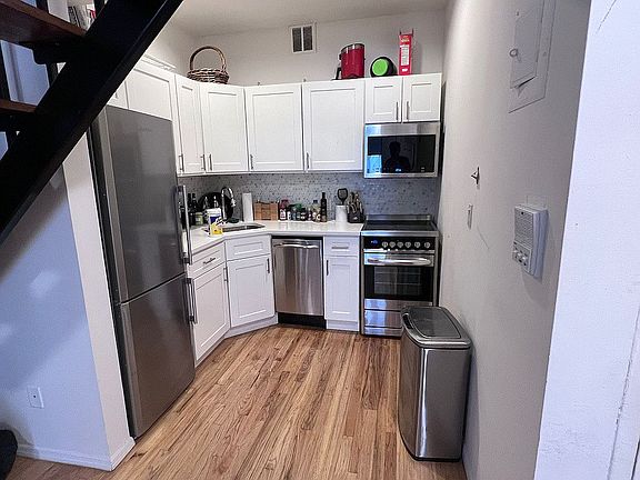 3rd image of 35 W 16th St APT 9