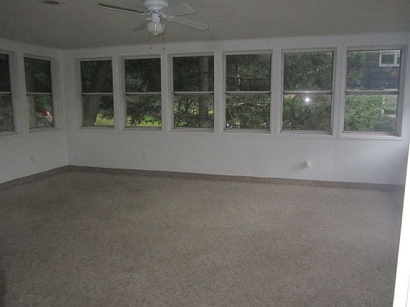 4th image of 231 N Woodland Dr