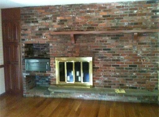 4th image of 198 King Philip St