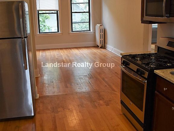 3rd image of 1316 W Waveland Ave #2