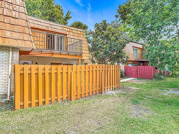 3rd image of 94 Moonstone Ct