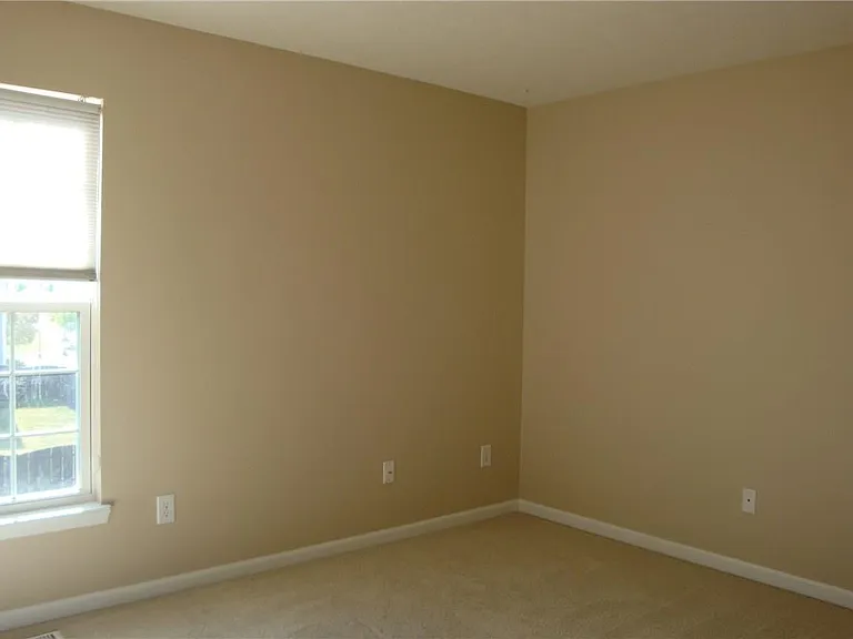 13032 Thames Dr — Photo 12