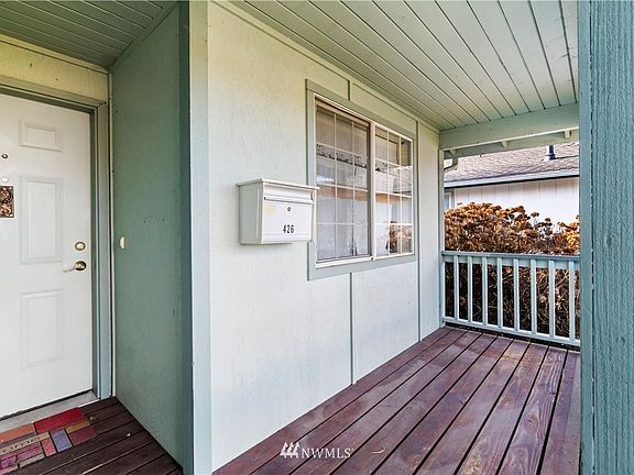 3rd image of 426 2nd Ave NE
