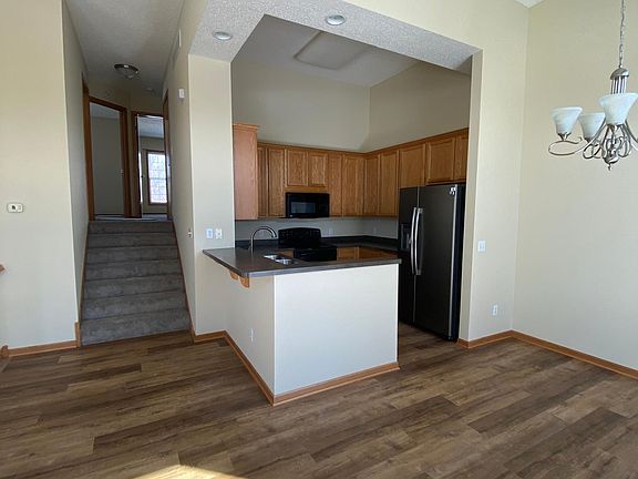 4th image of 5157 Farnham Dr N