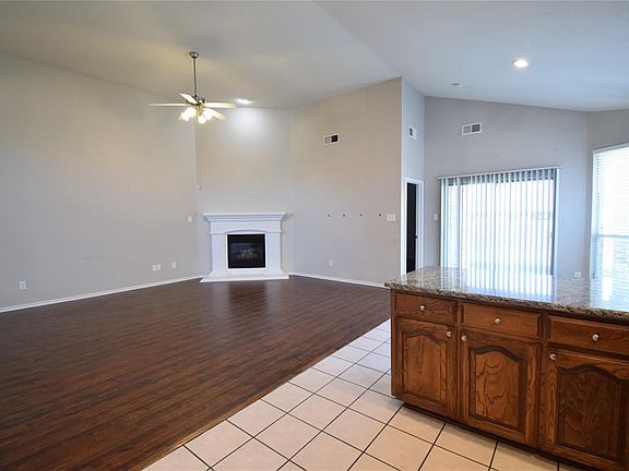 4th image of 7903 Roswell Ct