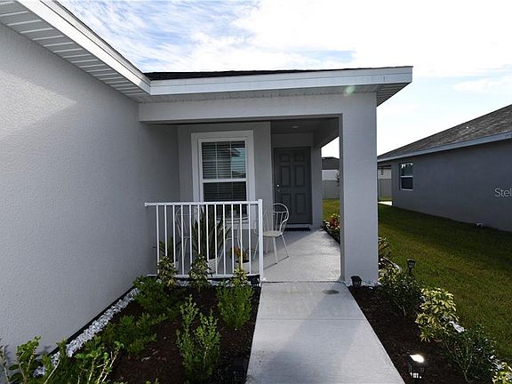 5th image of 359 Tanager St