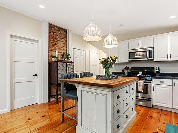 3rd image of 87 1/2 Market St #3