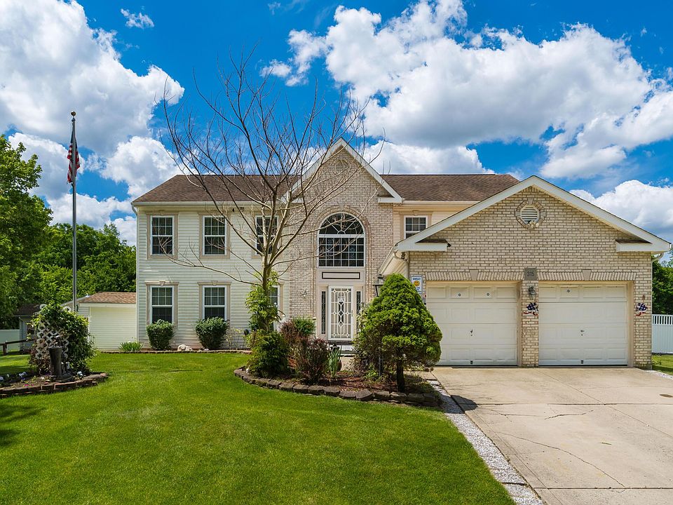 1st image of 315 Mackenzie Dr