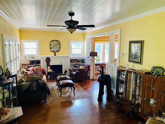 5th image of 225 Virginia Ave