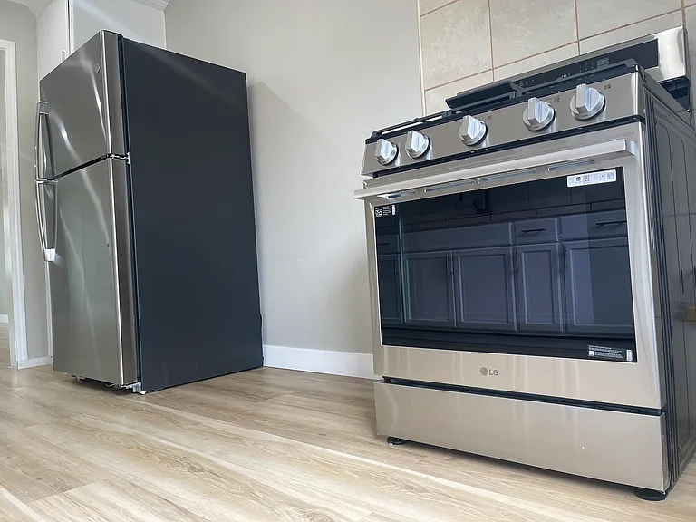 10231 Woodworth Ave #6 — Photo 7